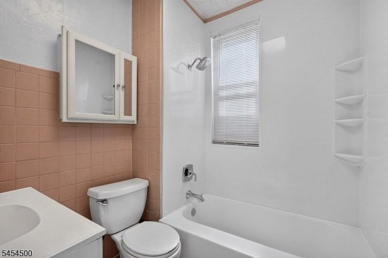 18 Llewellyn Ave #2 - Photo 7 of 10