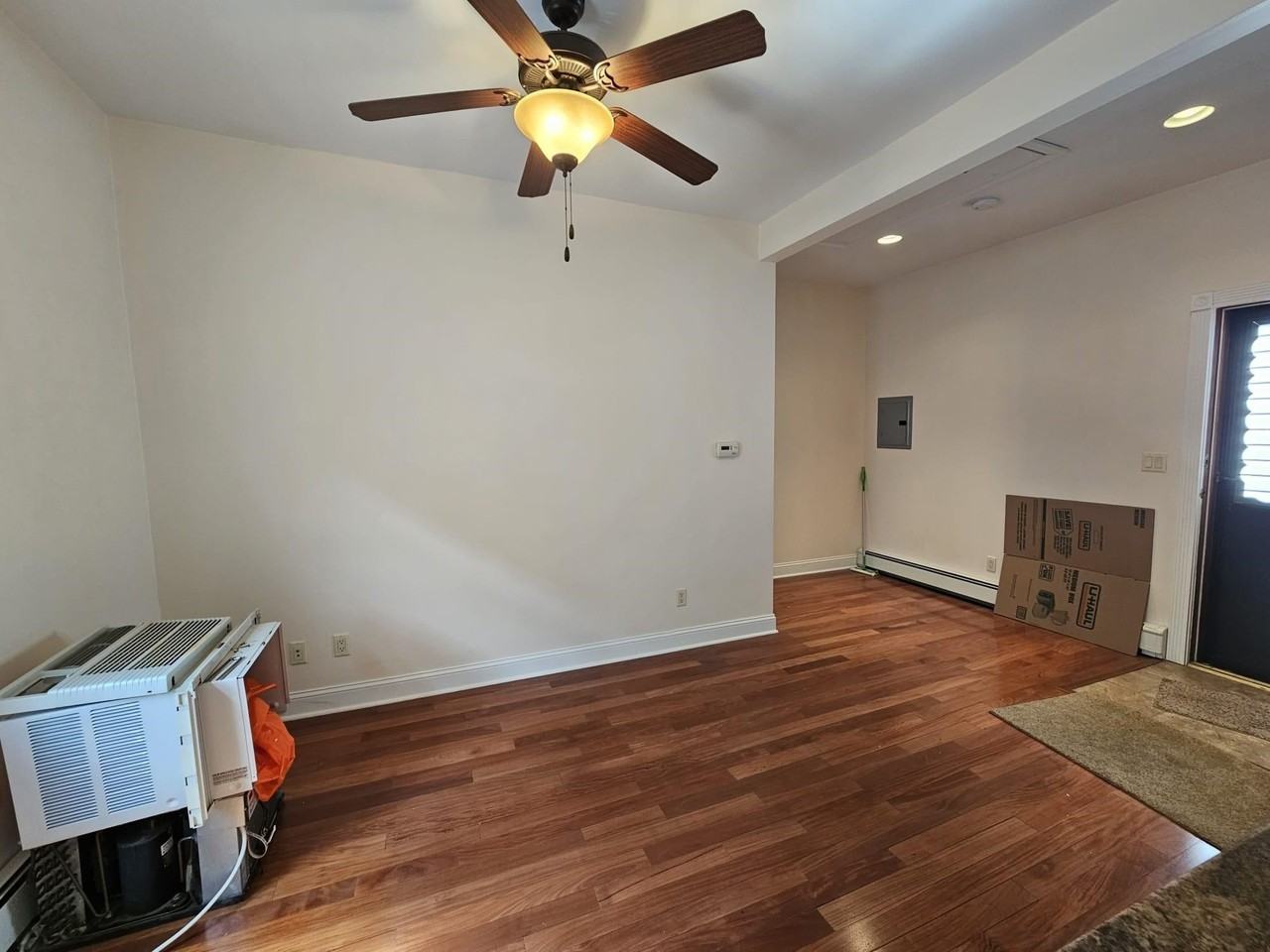 42 Washington Pl #2ndFL - Photo 3 of 20
