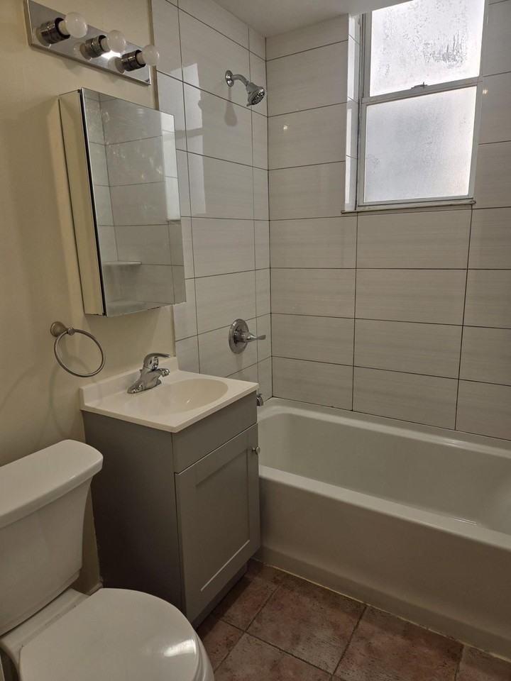 436 Anderson Ave #2 - Photo 3 of 6