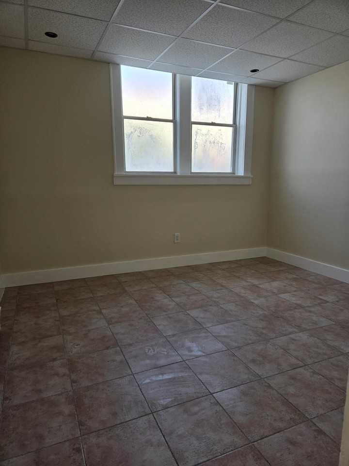 436 Anderson Ave #2 - Photo 4 of 6