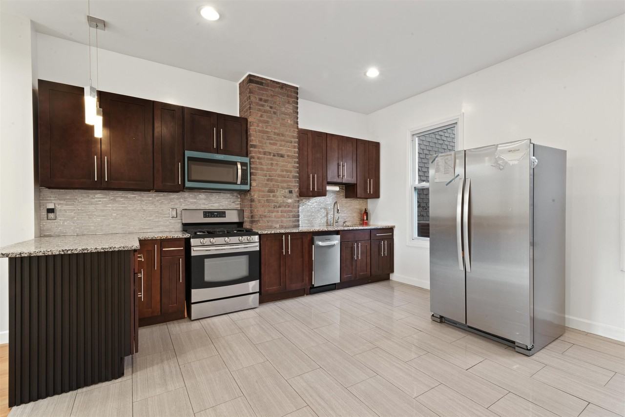 17 Ravine Ave #2 - Photo 2 of 15
