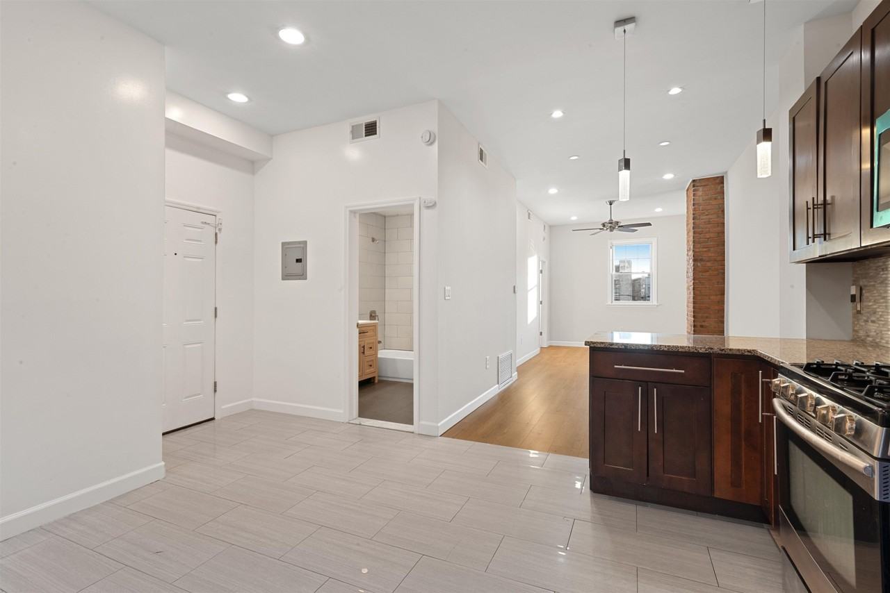 17 Ravine Ave #2 - Photo 5 of 15