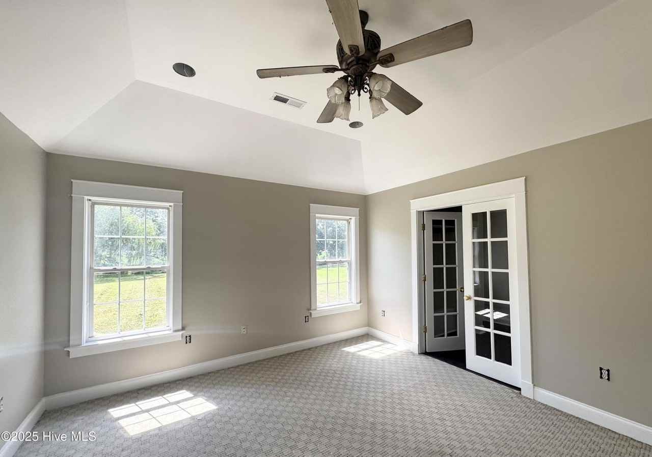 121 Terrilynn Way - Photo 6 of 16