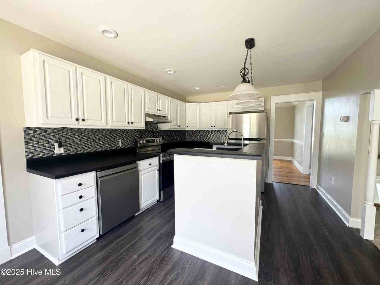 121 Terrilynn Way - Photo 7 of 16