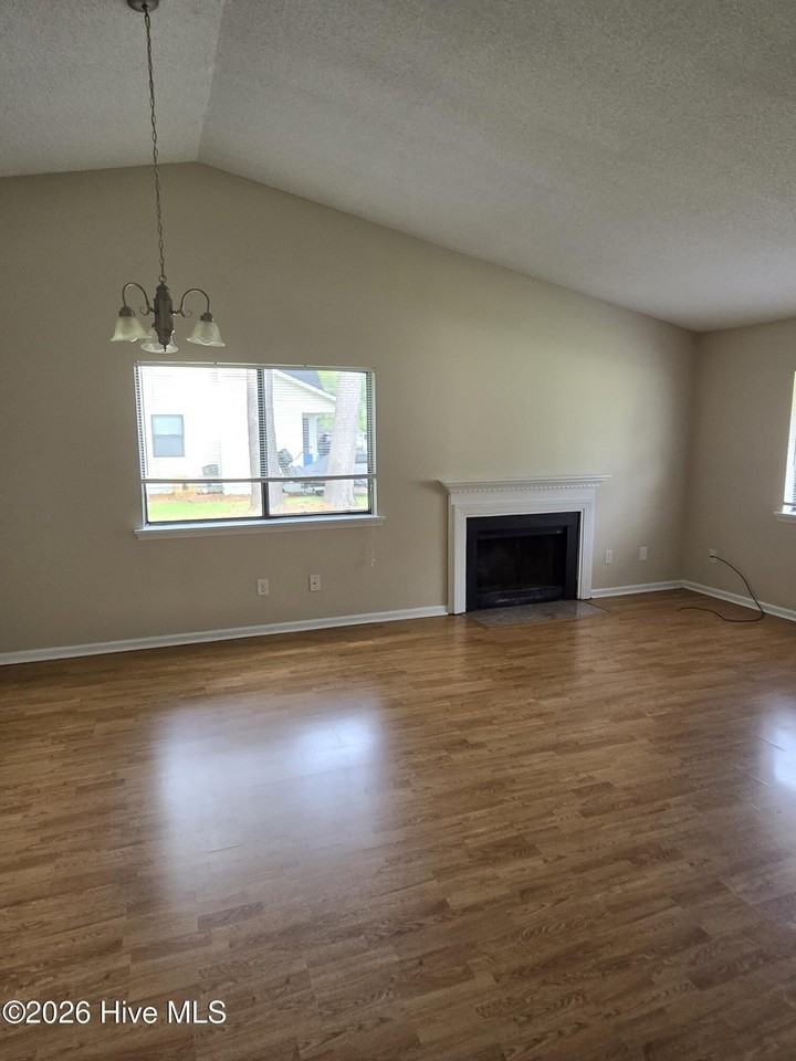 1930 Countrywood Blvd - Photo 3 of 22