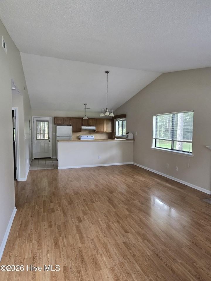 1930 Countrywood Blvd - Photo 4 of 22