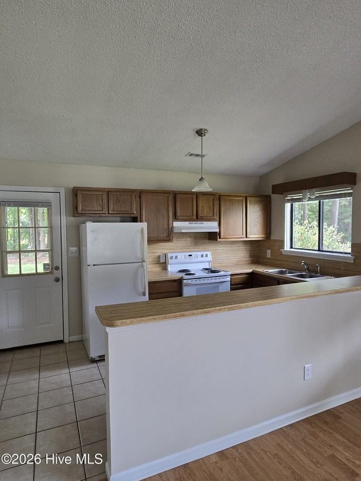 1930 Countrywood Blvd - Photo 6 of 22
