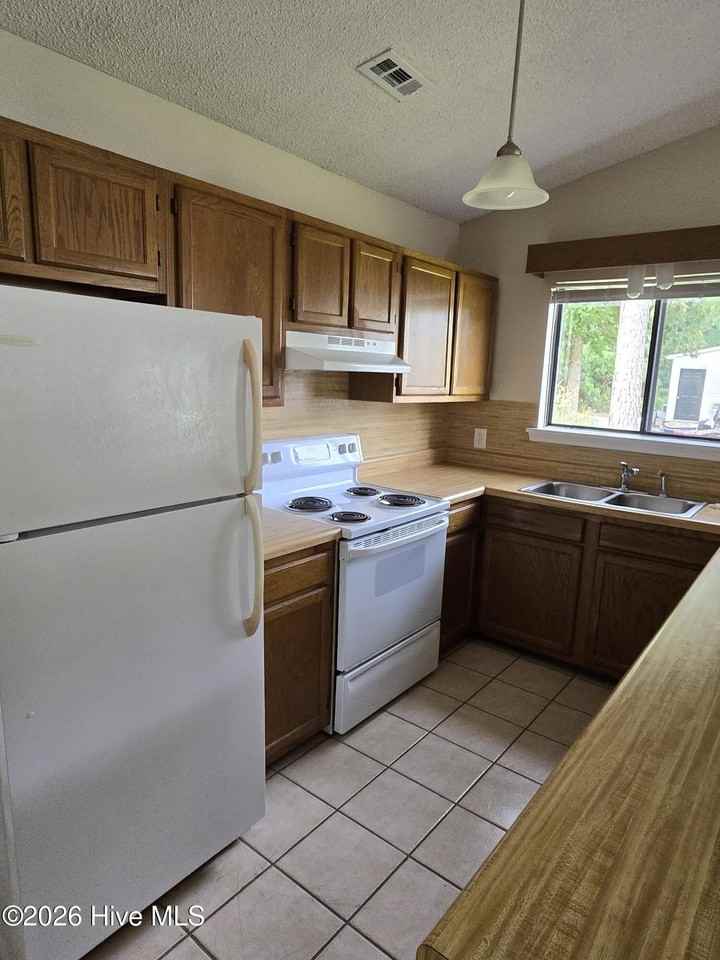 1930 Countrywood Blvd - Photo 7 of 22