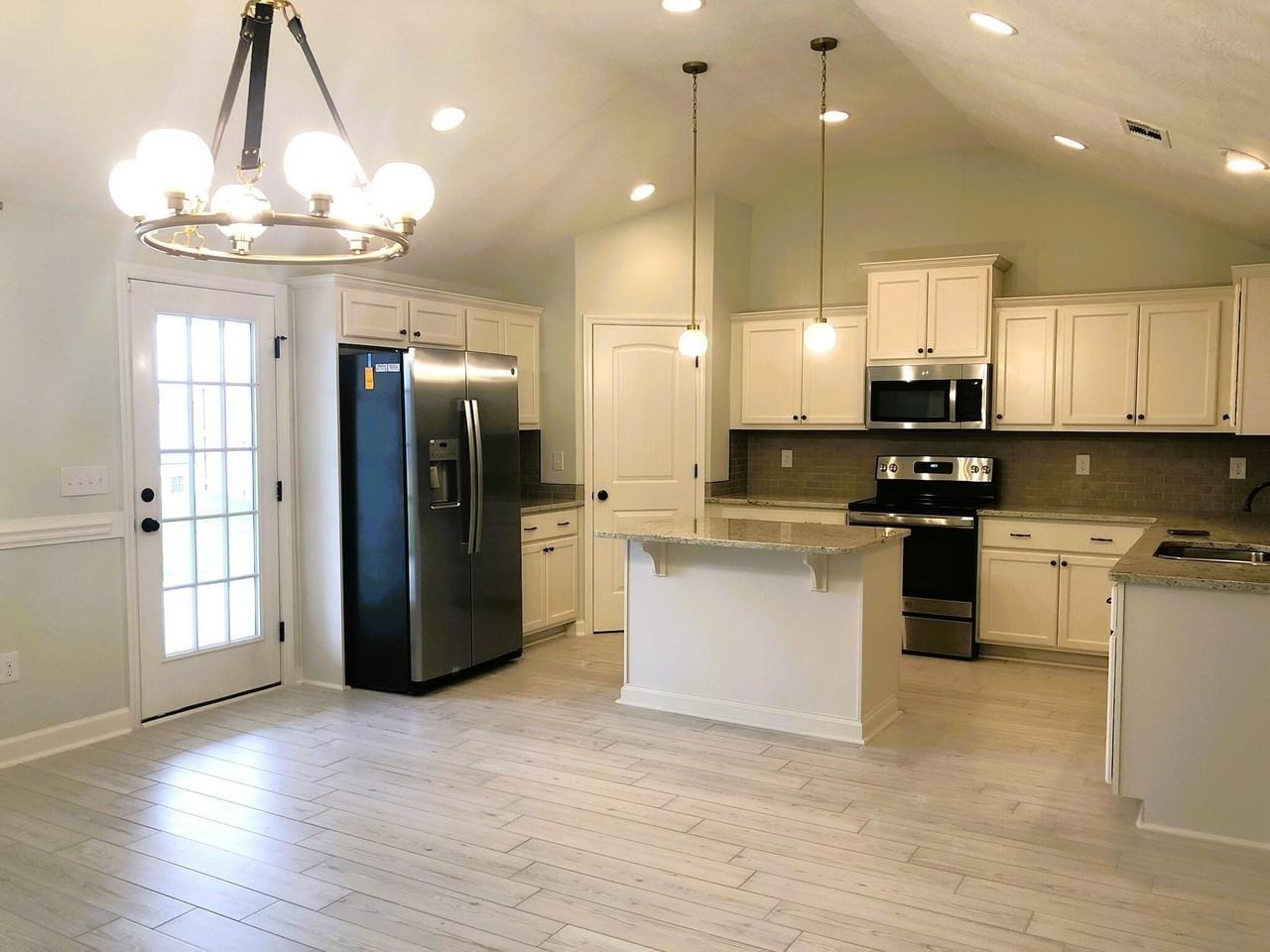 1222 Belgrove Dr - Photo 5 of 18
