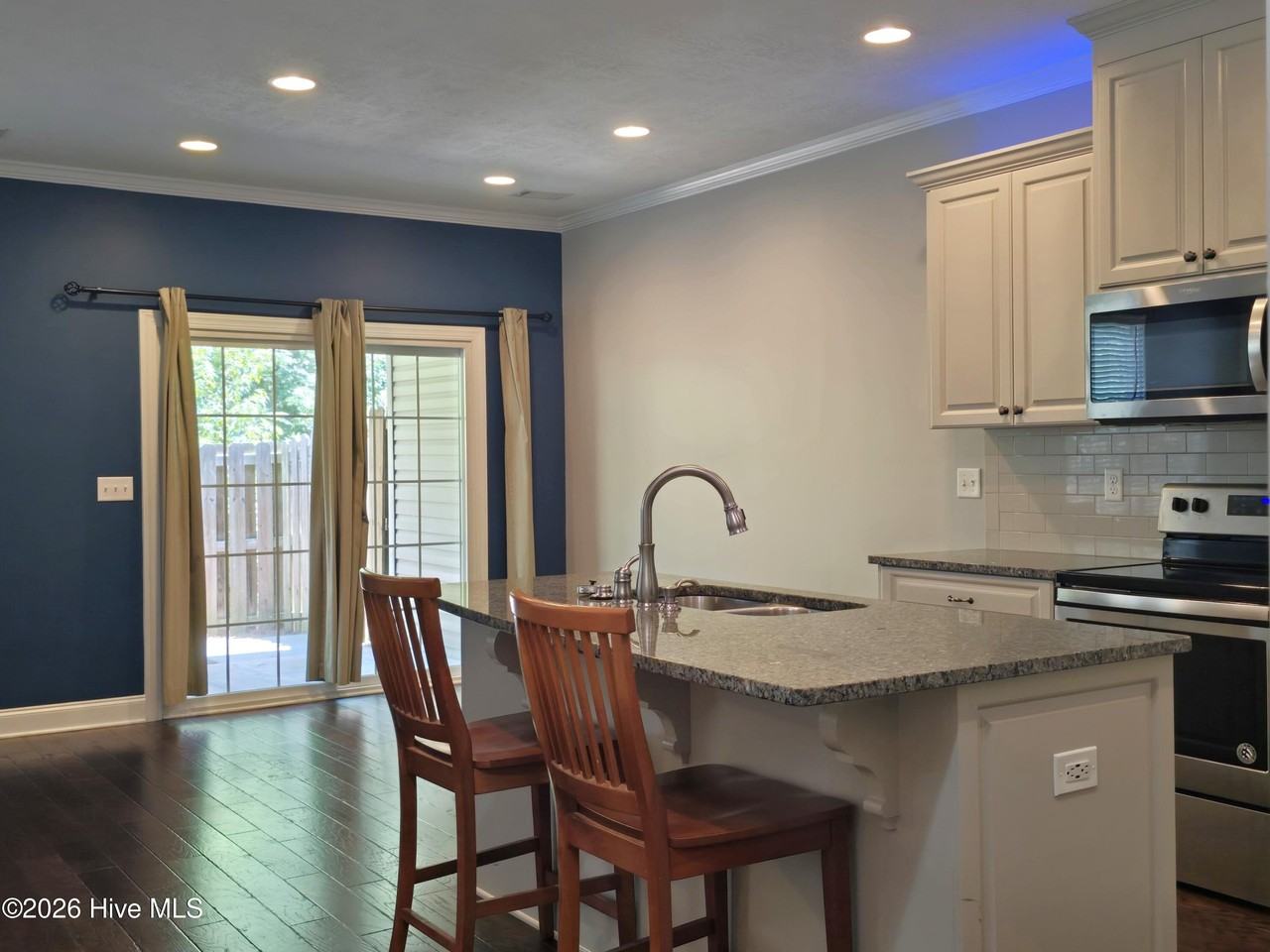 697 Red Cedar Ct - Photo 6 of 26