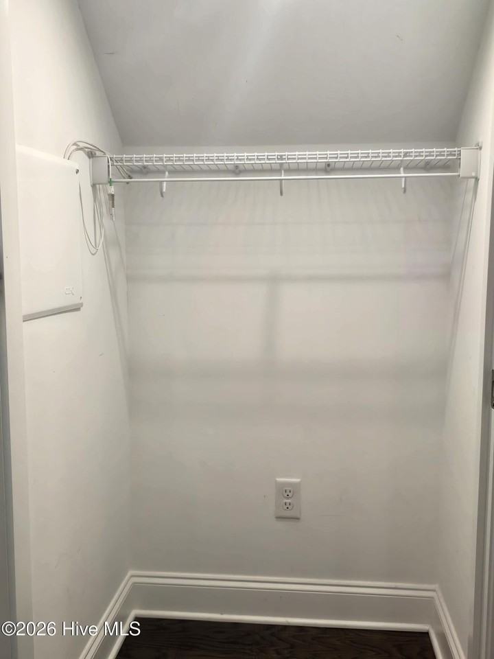 697 Red Cedar Ct - Photo 5 of 26