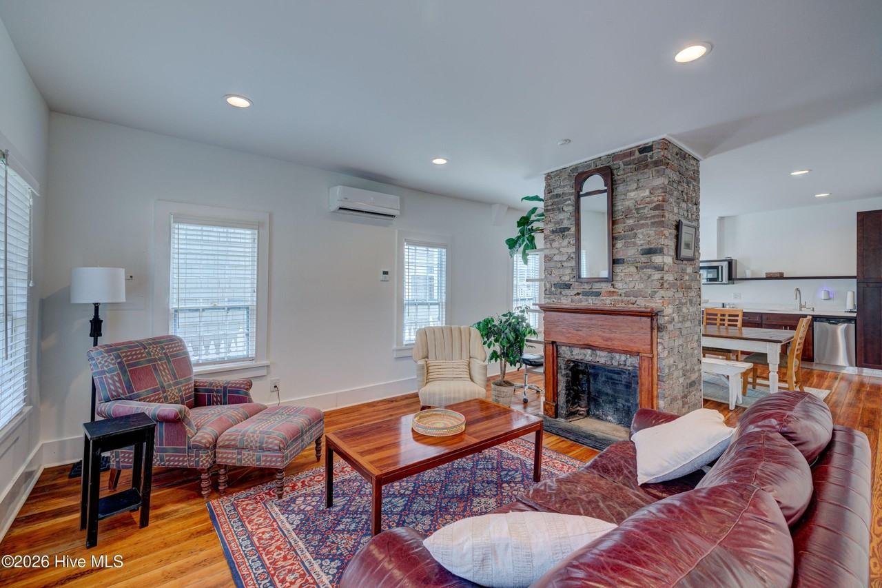 414 Orange St #A - Photo 2 of 11