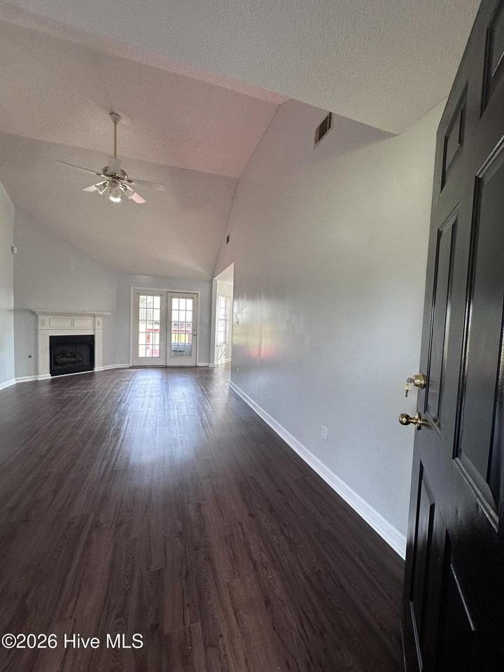 2606 Clarkston Ct - Photo 4 of 39