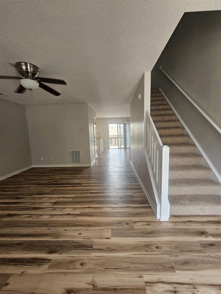 2329 Avalon Woods Dr - Photo 2 of 11