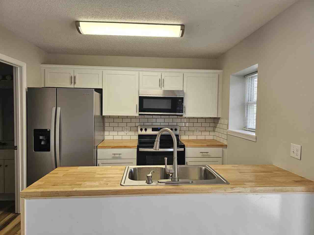 2329 Avalon Woods Dr - Photo 4 of 11