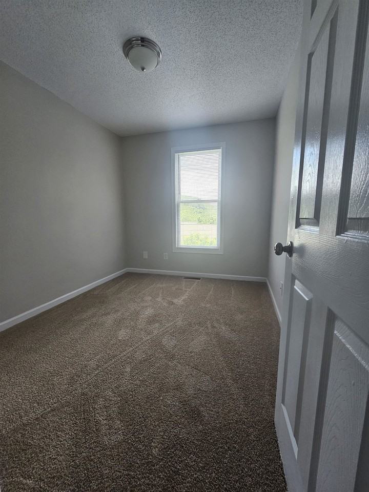 2329 Avalon Woods Dr - Photo 6 of 11