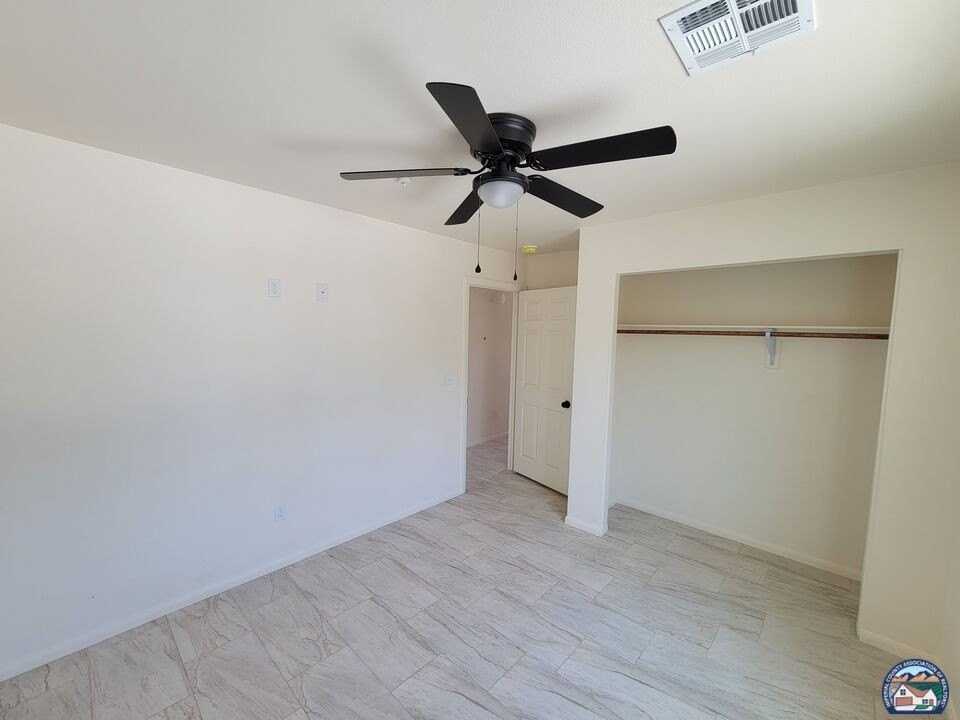 933 Rockwood Ave #1 - Photo 6 of 7