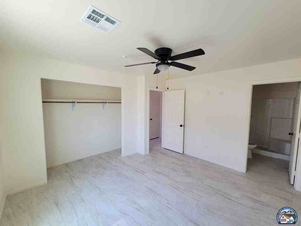 933 Rockwood Ave #1 - Photo 7 of 7