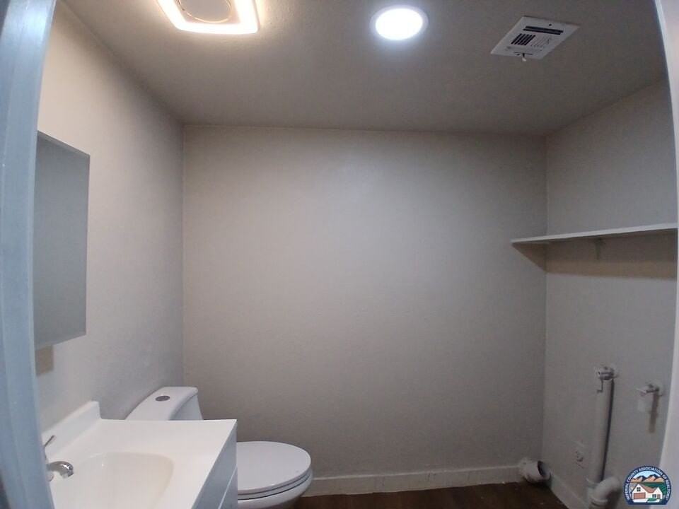 305 N Lake Ave #1 - Photo 7 of 13