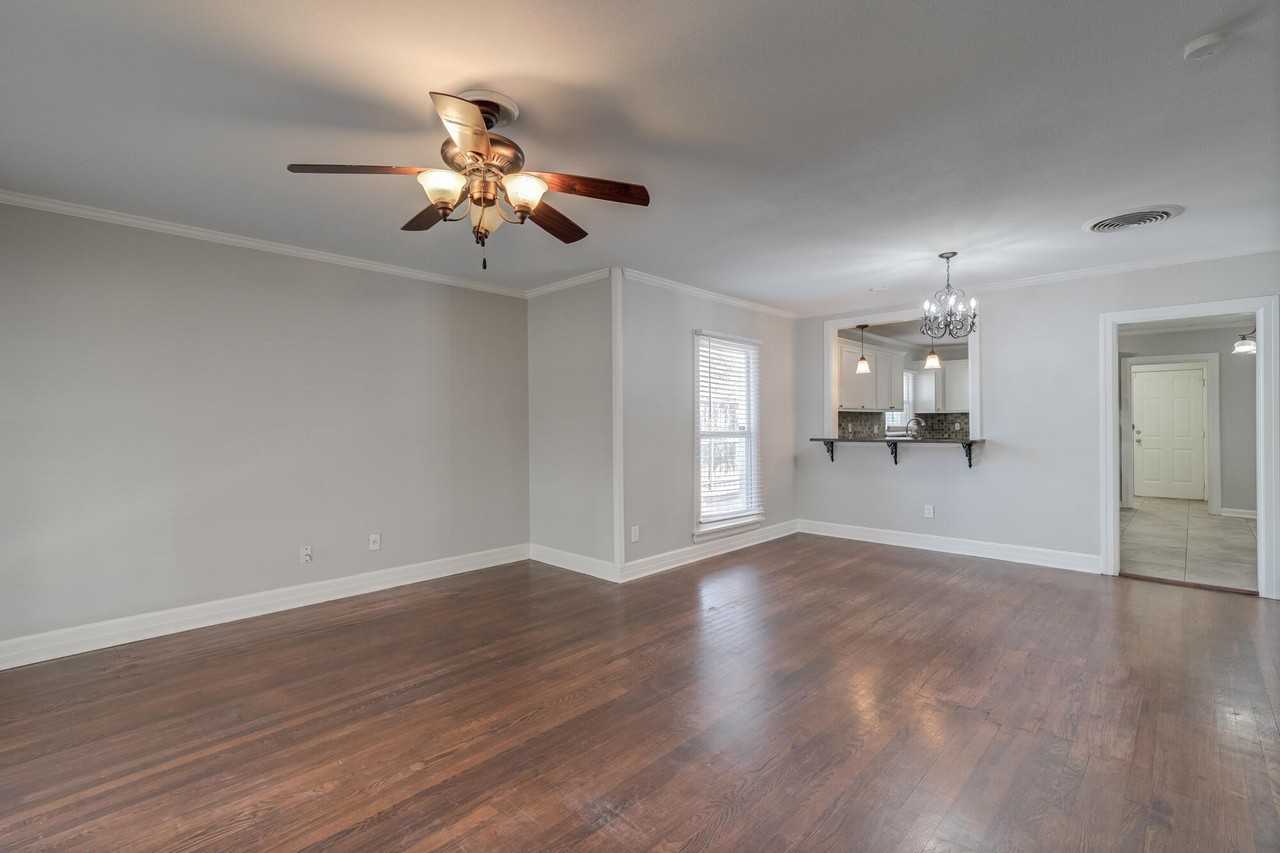 2506 24th St - Photo 5 of 37