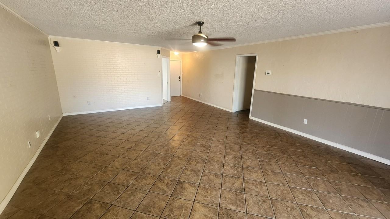 6702 Temple Ave - Photo 4 of 18