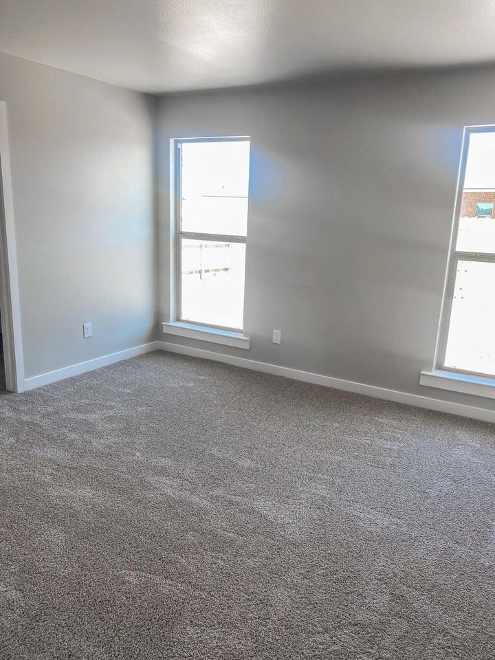 13703 Avenue S - Photo 5 of 18