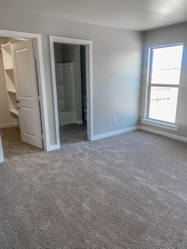 13703 Avenue S - Photo 6 of 18