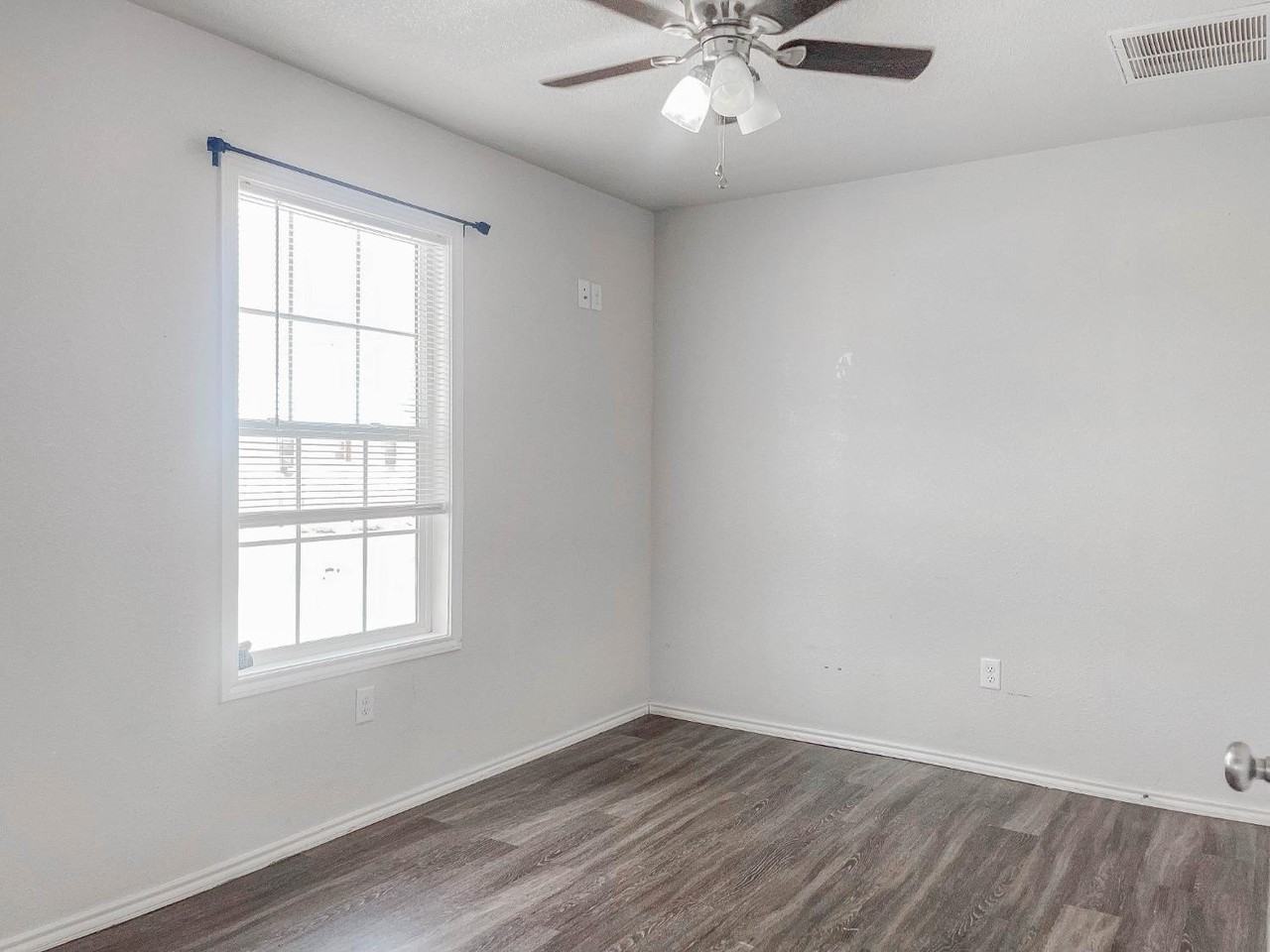 2705 Cornell St - Photo 7 of 13