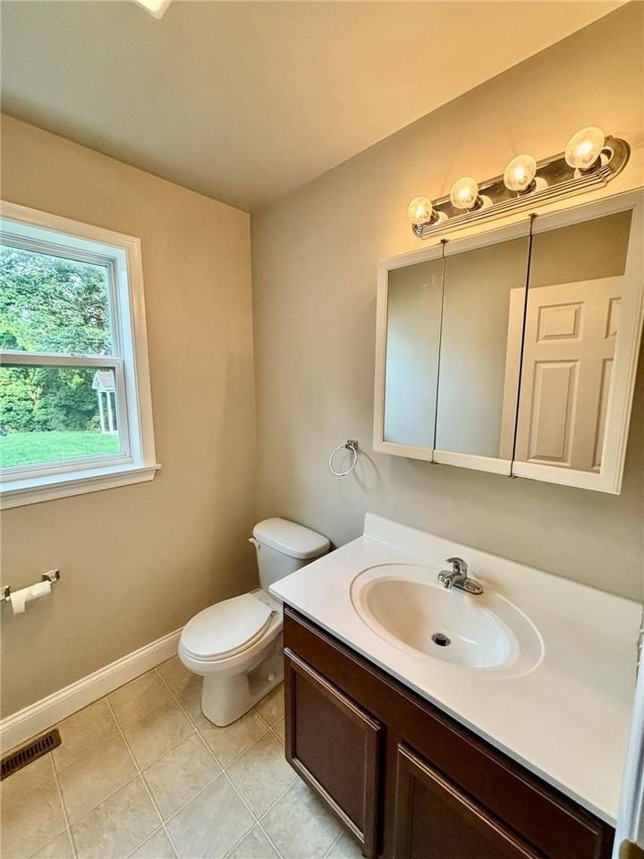 114 Frog Hollow Ln - Photo 4 of 9