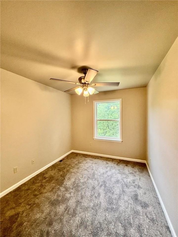 114 Frog Hollow Ln - Photo 7 of 9