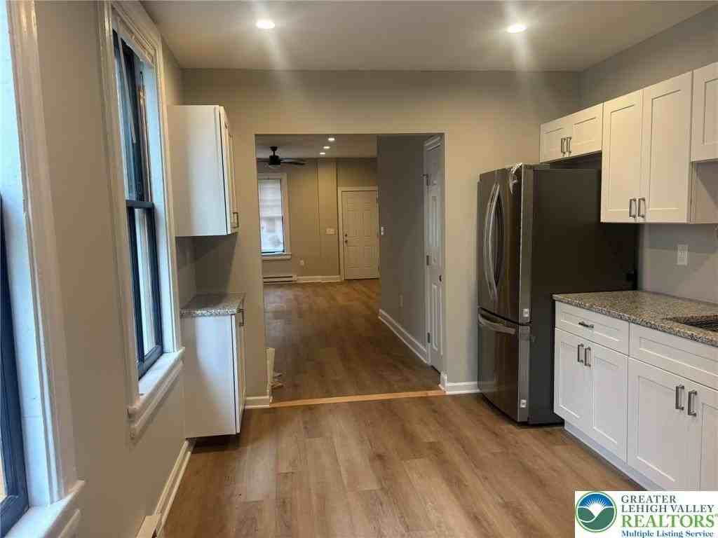 141 S 6th St - Photo 5 of 26
