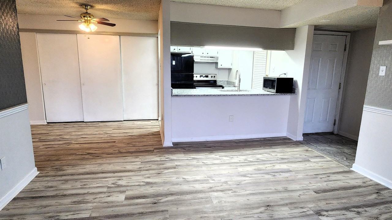 6680 Whispering Oak Pl #6 - Photo 5 of 18