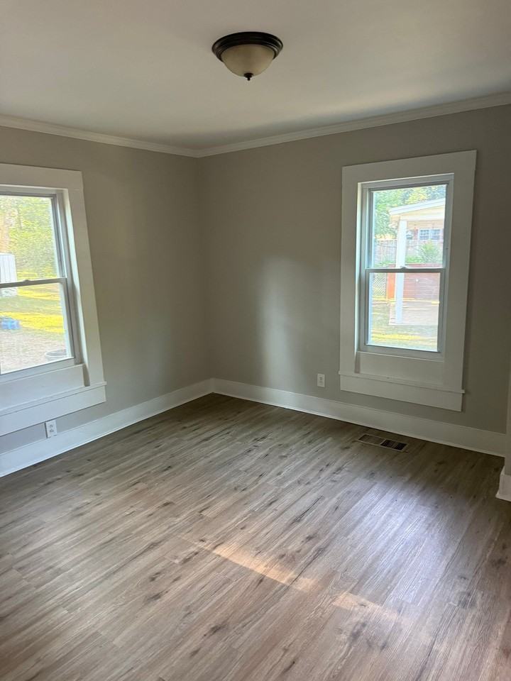 721 S Maple St #1 - Photo 5 of 23