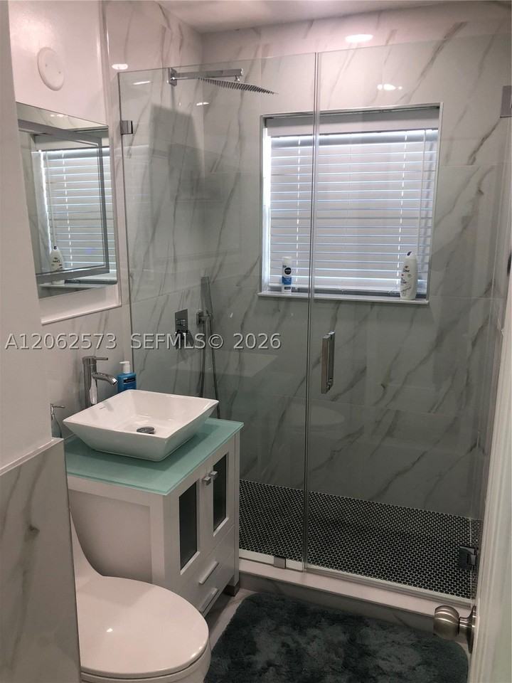 3061 Nw 87th Ter - Photo 6 of 8