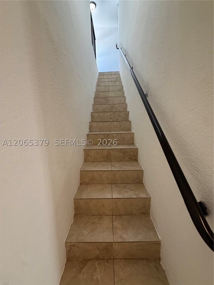 11 Antilla Ave #B - Photo 5 of 12