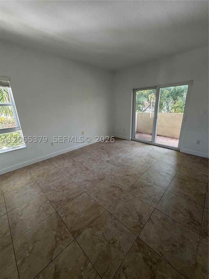 11 Antilla Ave #B - Photo 7 of 12