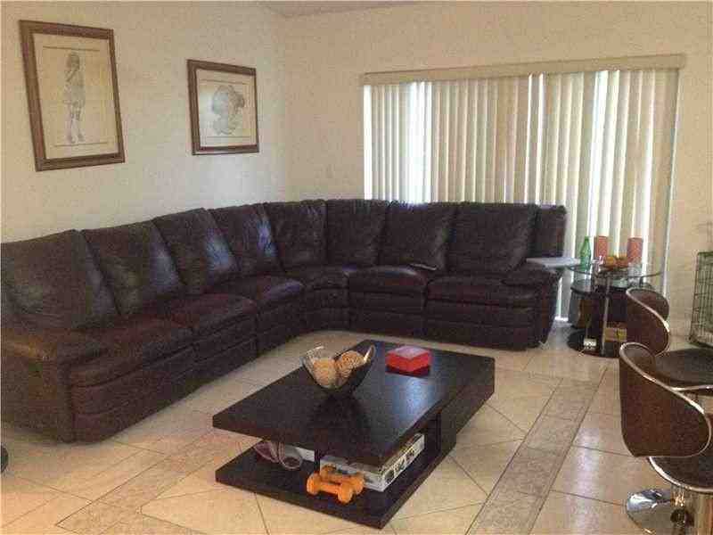 11236 NW 58 Terrace - Photo 3 of 4