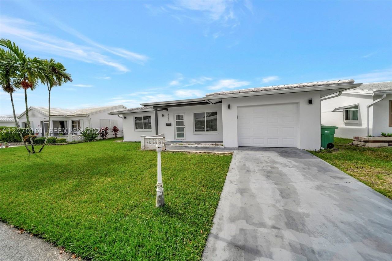8502 Nw 59th St - Photo 2 of 26