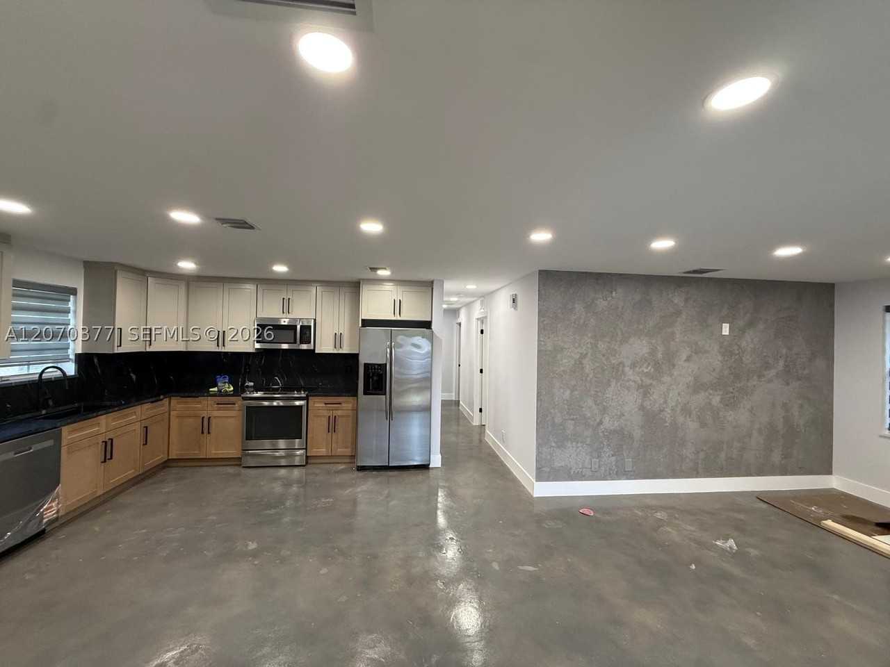 17 Sw 6th Ave #17 - Photo 2 of 10