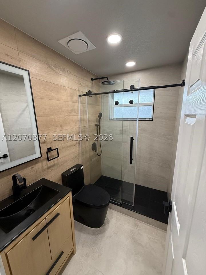 17 Sw 6th Ave #17 - Photo 5 of 10