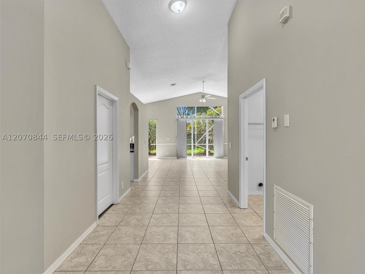6271 Sw 195th Ave - Photo 3 of 36