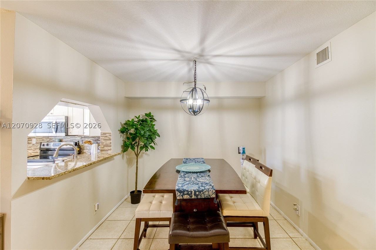3095 N Oakland Forest Dr #104 - Photo 7 of 29
