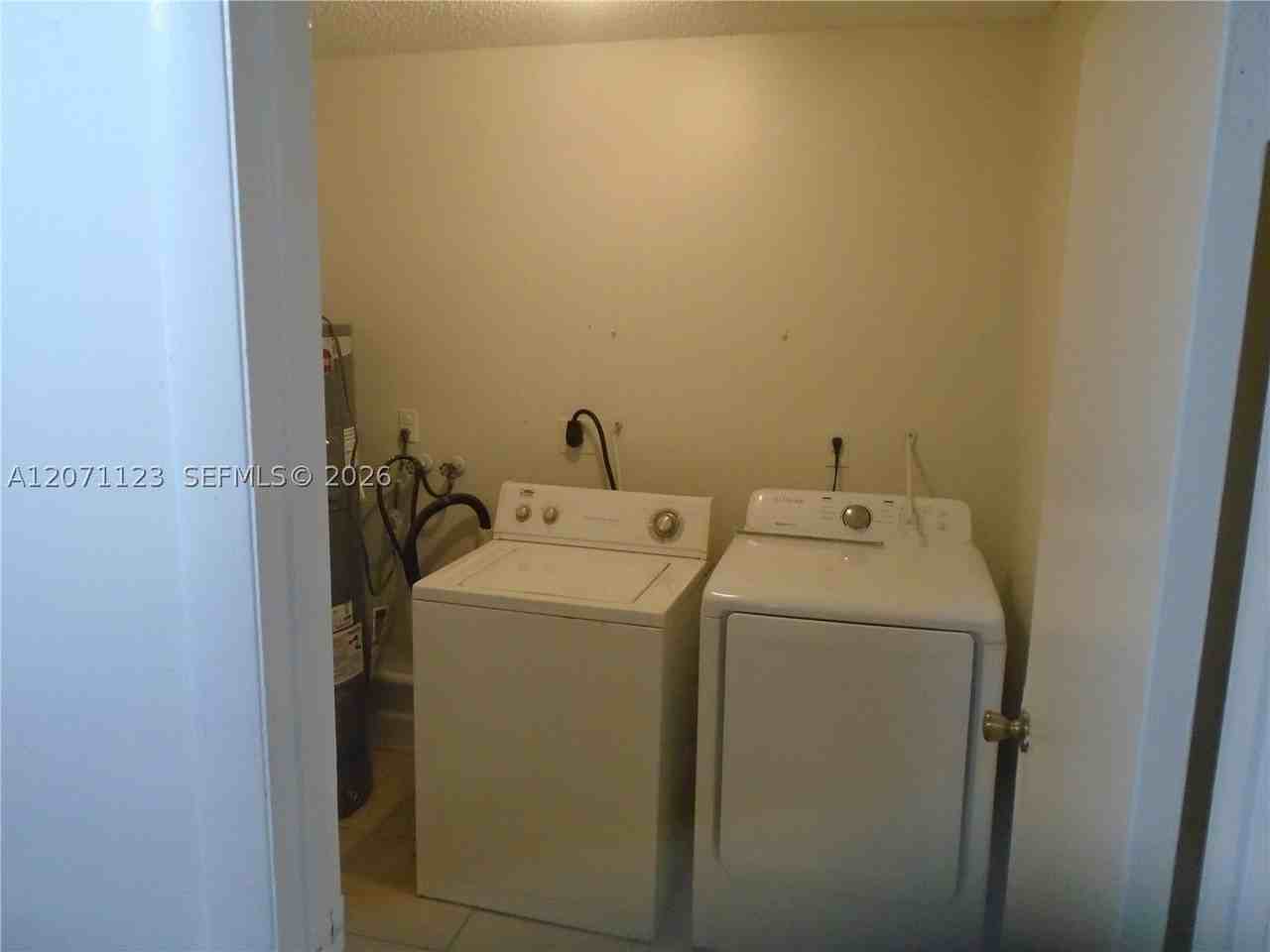 1648 Nw 58th Ave #3 - Photo 4 of 32