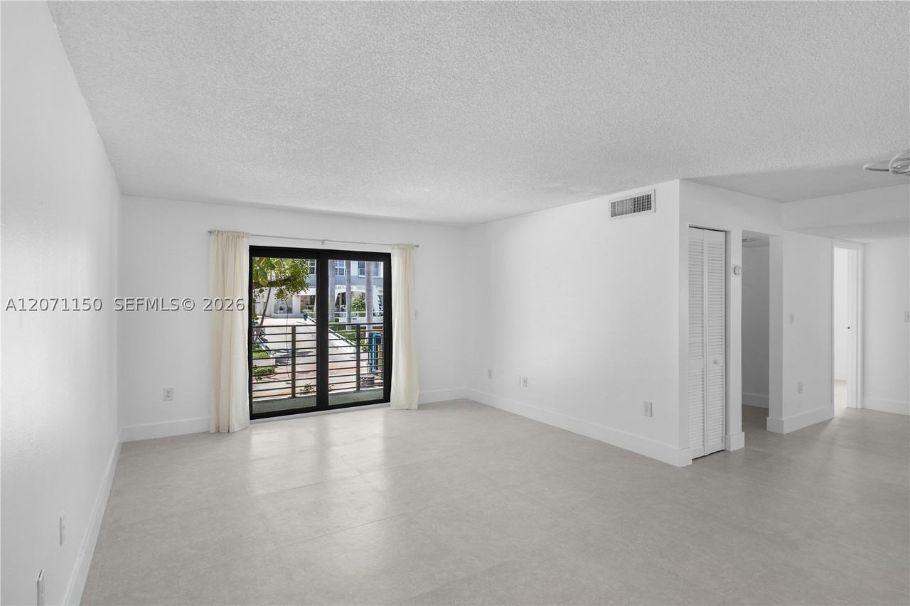 1225 West Ave #201 - Photo 2 of 30