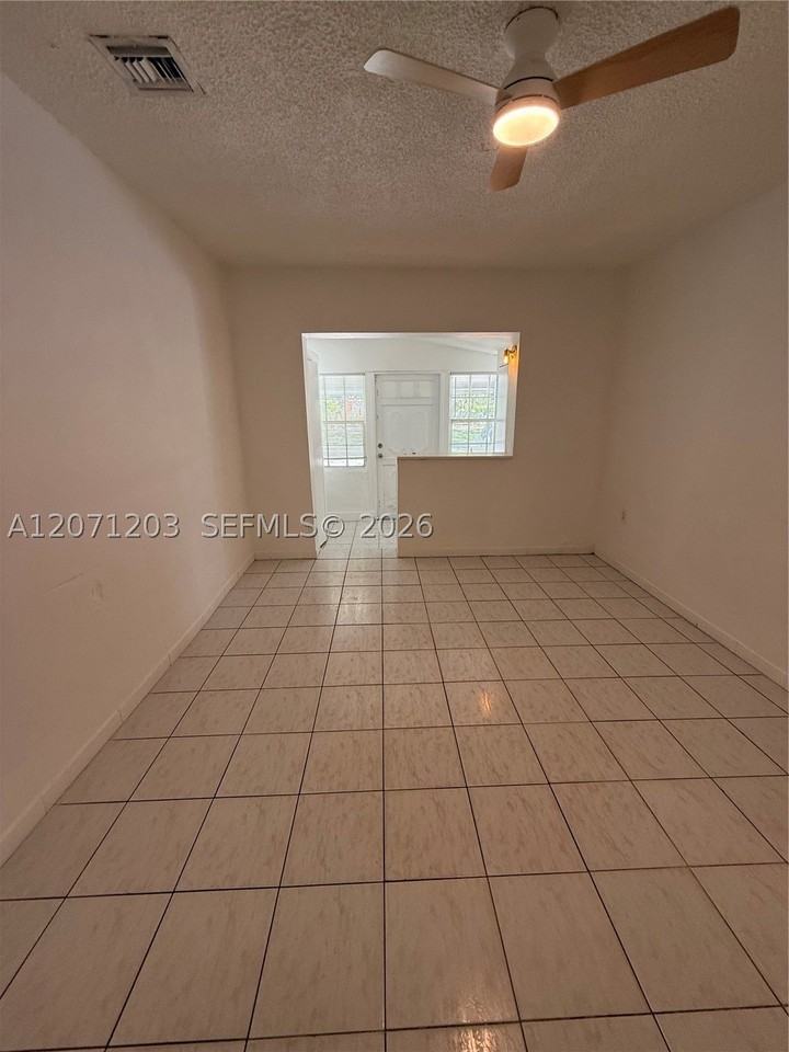1812 Coolidge St #1 - Photo 3 of 11