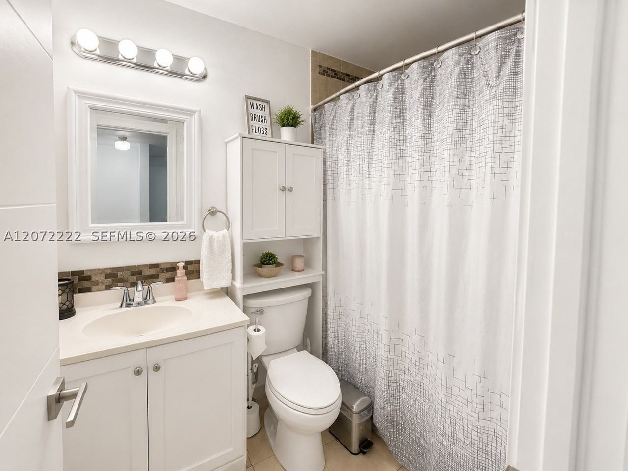 513 Nw 22nd Ave #2 - Photo 4 of 11