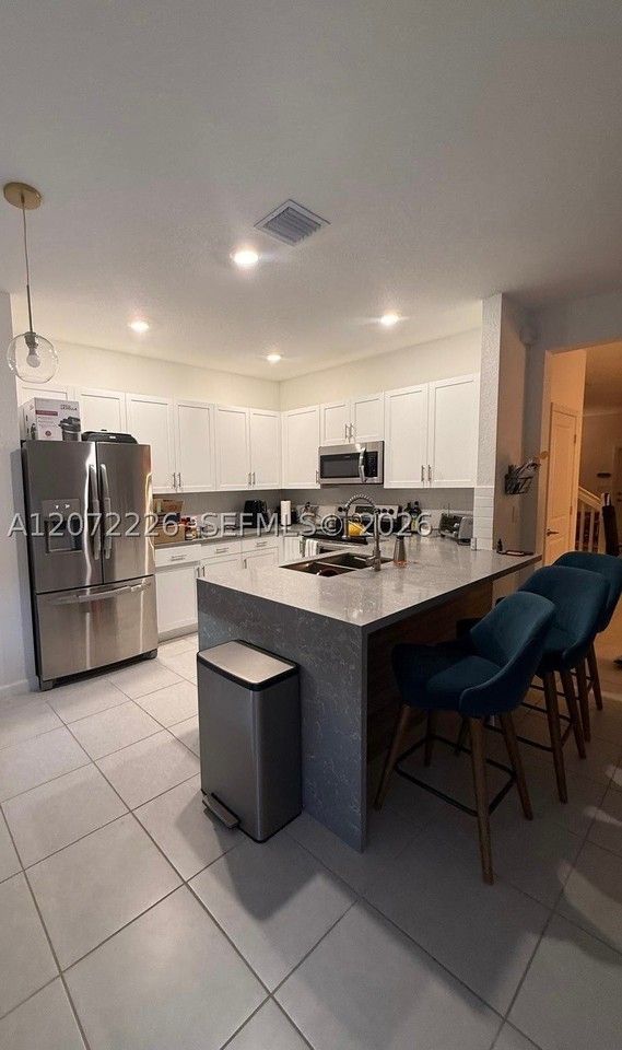 20848 Ne 7th Ct - Photo 3 of 10