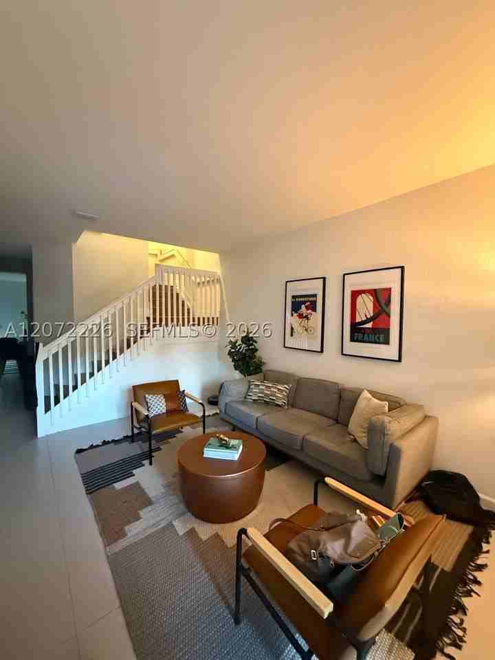 20848 Ne 7th Ct - Photo 5 of 10
