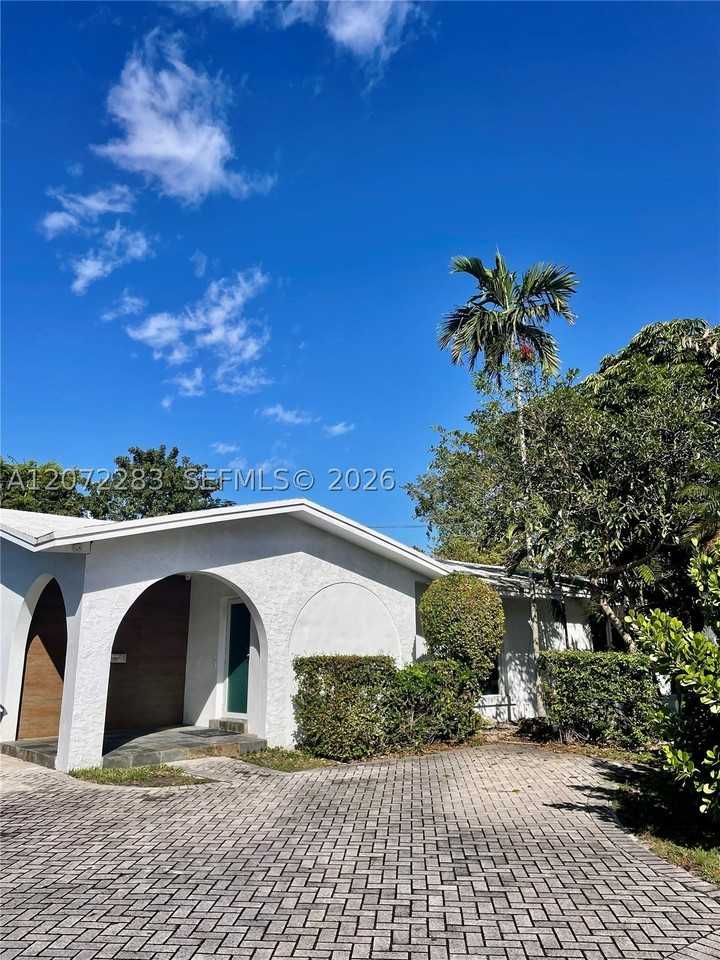10642 Sw 77th Ave #10642 - Photo 2 of 12