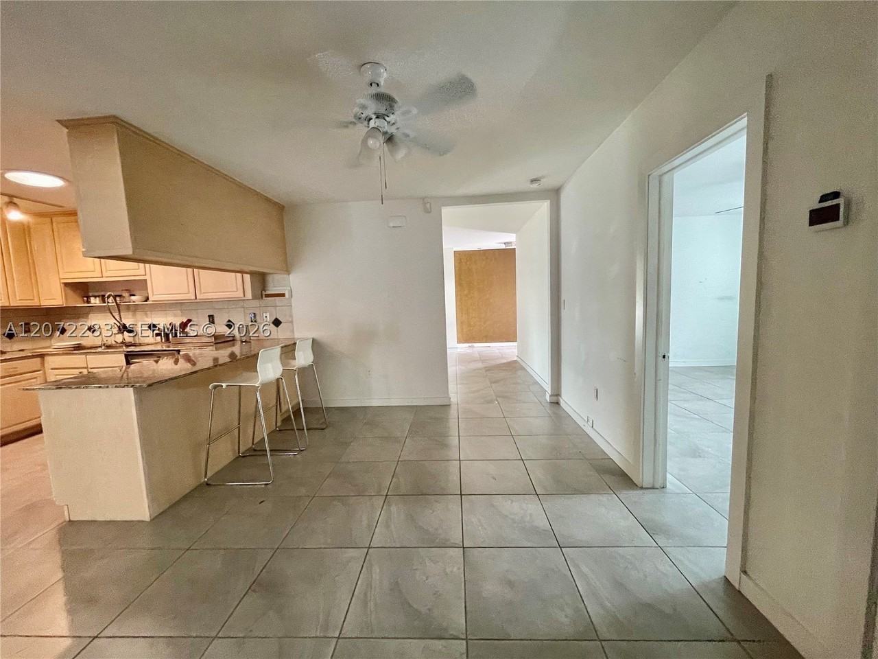 10642 Sw 77th Ave #10642 - Photo 4 of 12